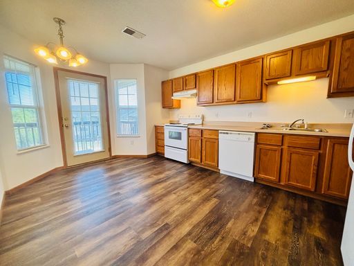 2 bedroom, 1.5 baths – photo 1