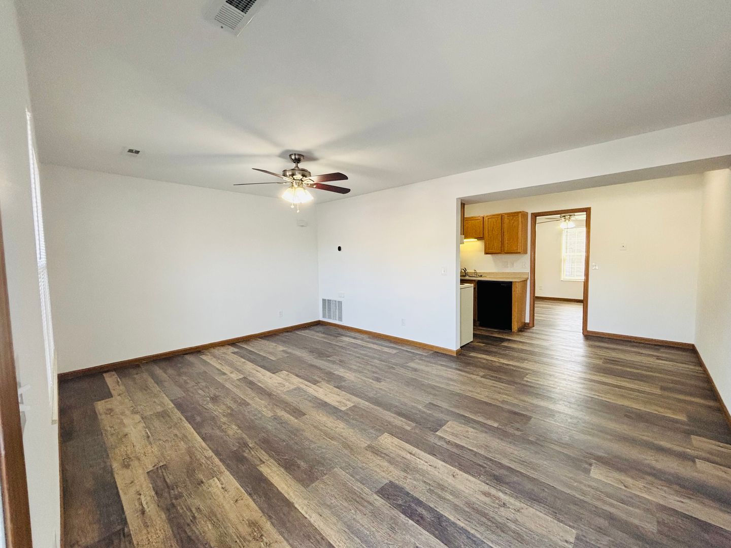Belleville Apartment: 1671 Shadow Ridge Court