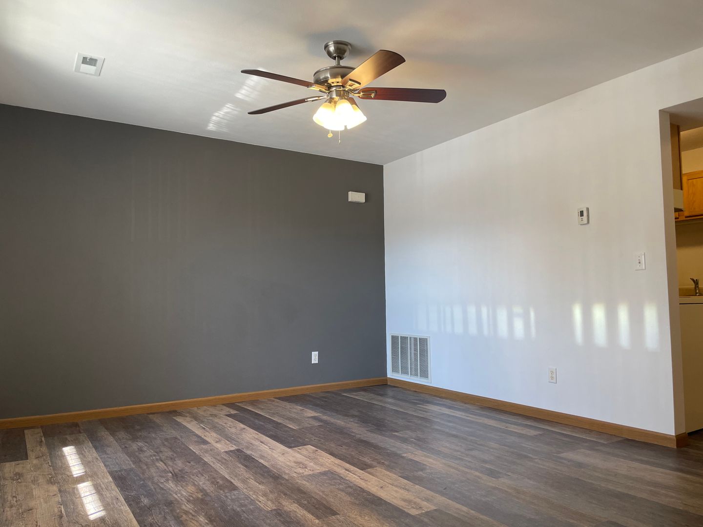 Belleville Apartment: 1671 Shadow Ridge Court