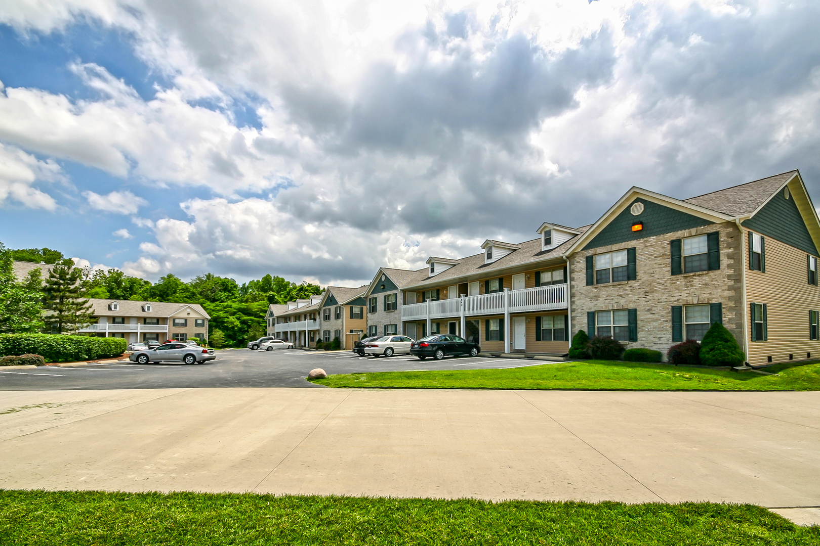 Belleville Apartment: 1671 Shadow Ridge Court
