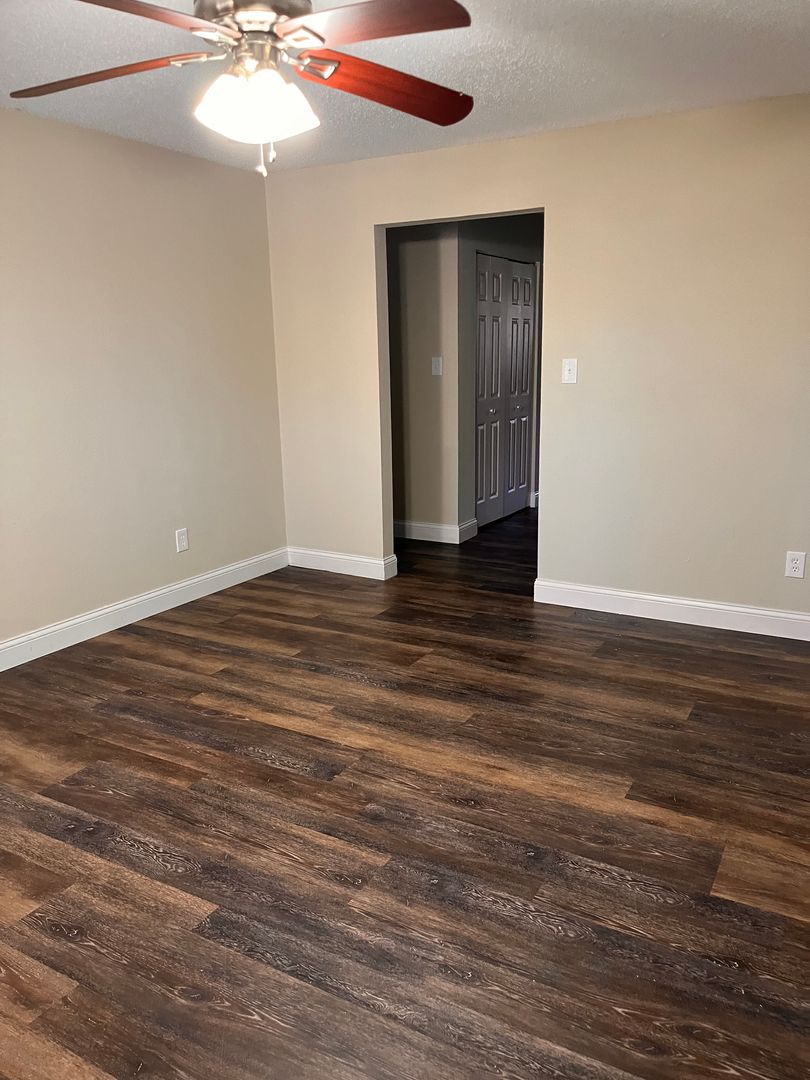 O'Fallon Apartment: 220 Savannah Noel Street