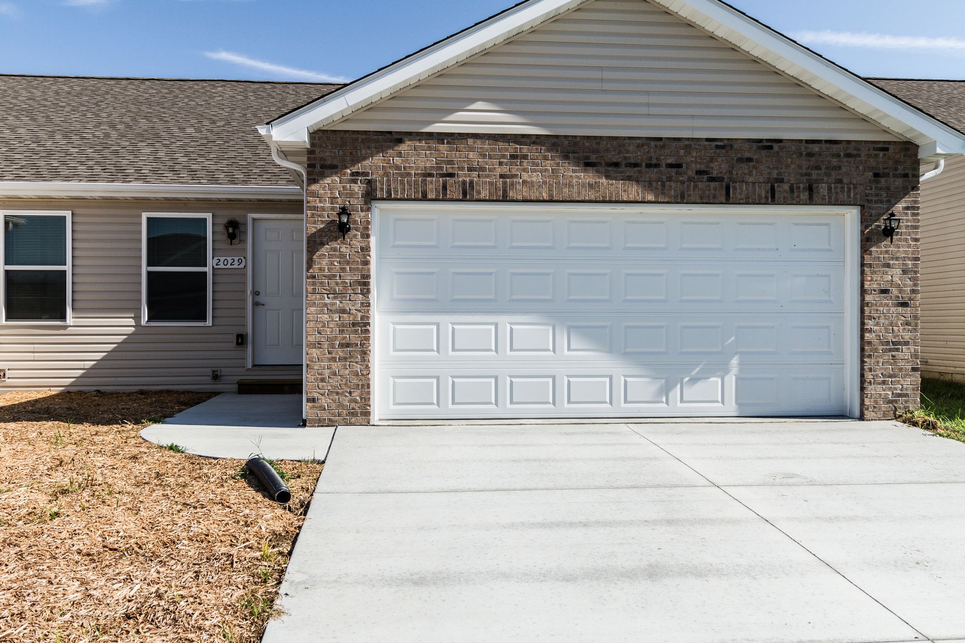 Belleville Apartment: 2029 Wexford Green Way