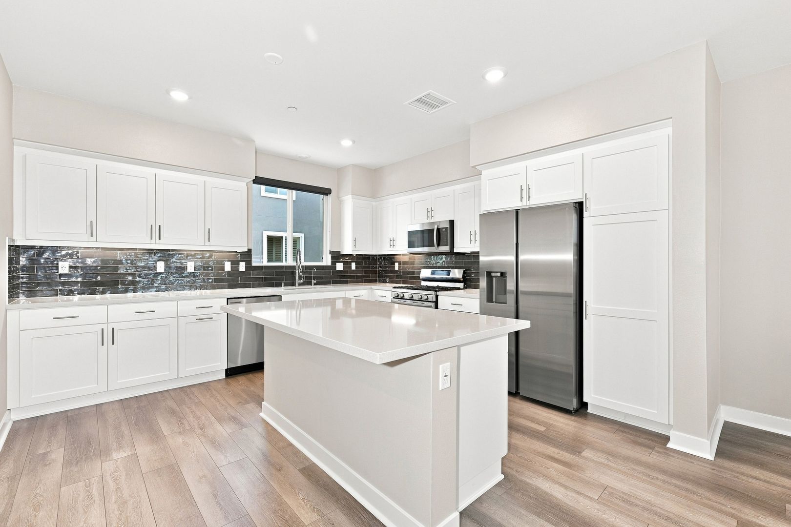 7555 Landon Lane 7 of 12