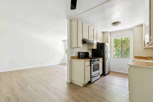 8800 Cedros Ave, 117, Panorama City, CA 91402