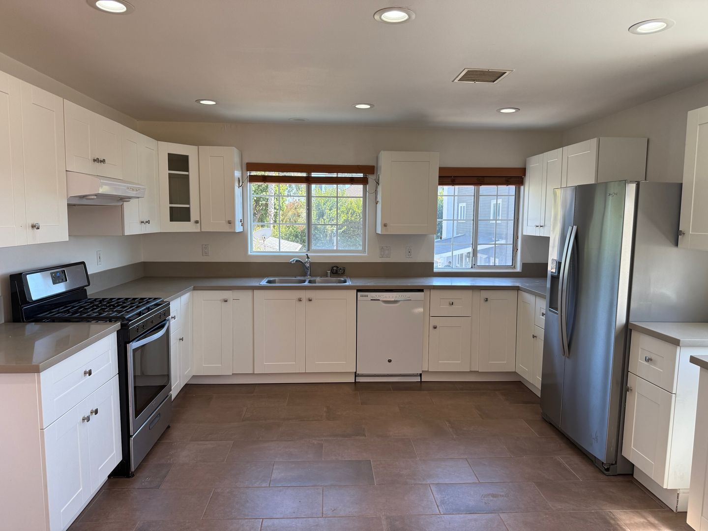 El Segundo Apartment: 520 Washington Street