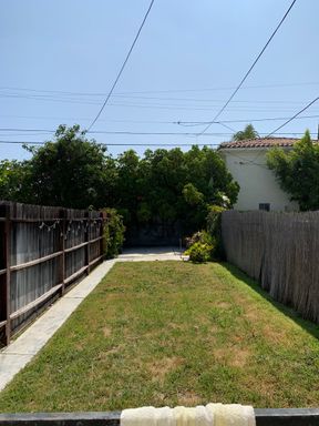 444 N Alta Vista Blvd - Right, Los Angeles, CA 90036