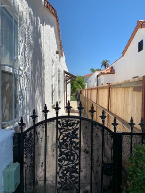 444 N Alta Vista Blvd - Right, Los Angeles, CA 90036