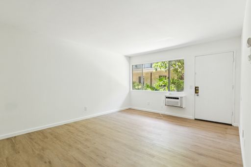 8800 Cedros Ave, 117, Panorama City, CA 91402