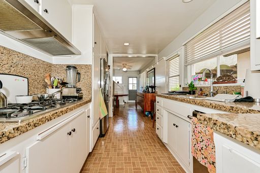 545 21st Street, Manhattan Beach, CA 90266