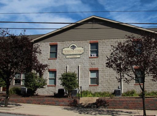 Crimson Court 7th St - 2-Bedroom Townhouses