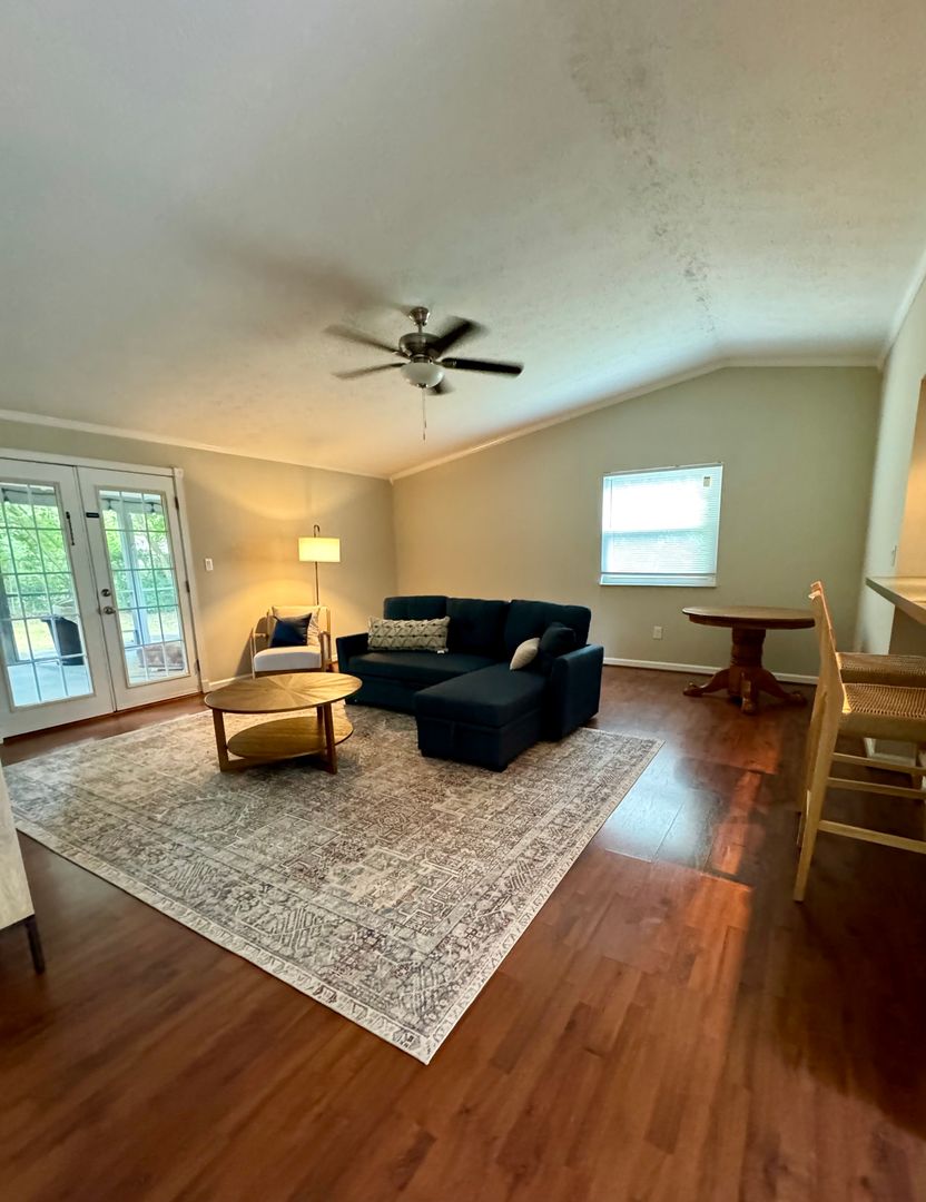 501 Ashwood Drive 6 of 8