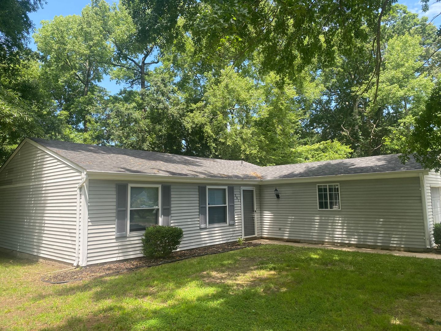 501 Ashwood Drive 2 of 8