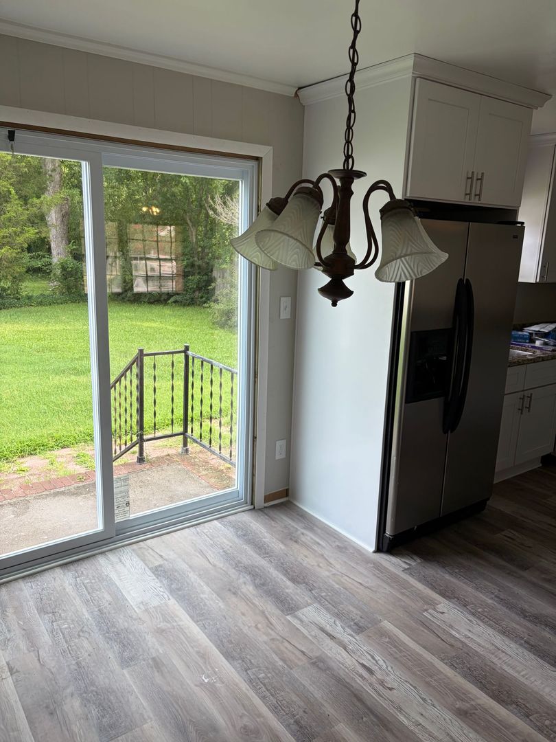 Hampton Townhome: 19 Michele Drive