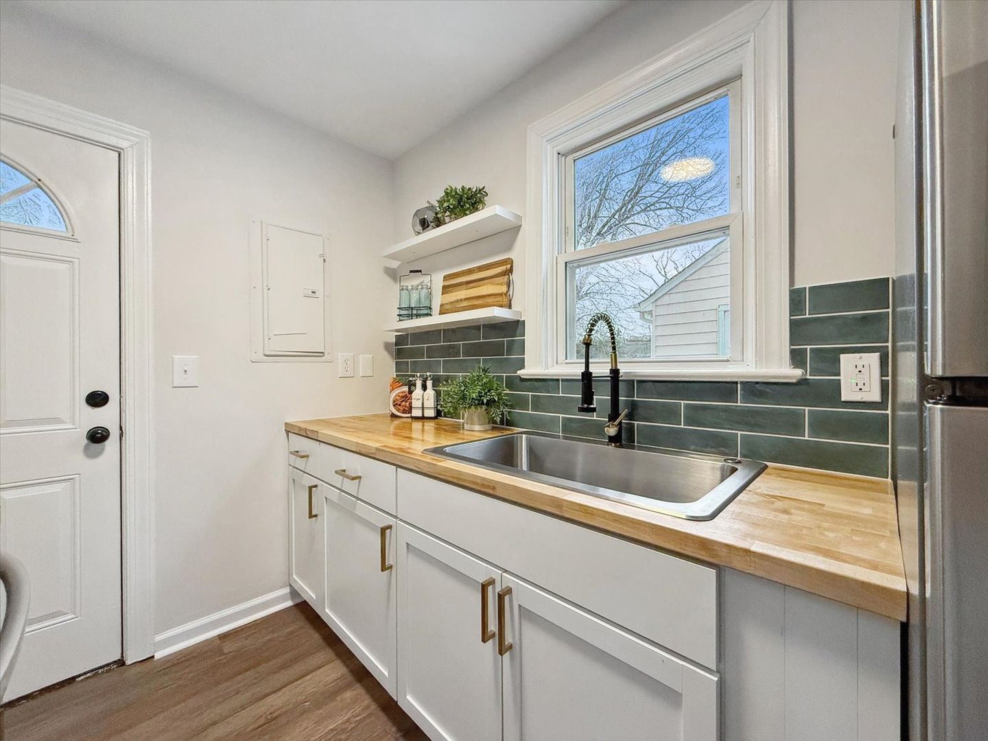428 Hampton Roads Avenue 13 of 35