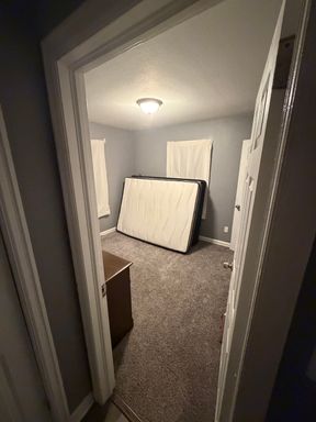SINGLE ROOM FOR RENT - Utilities Included – photo 1