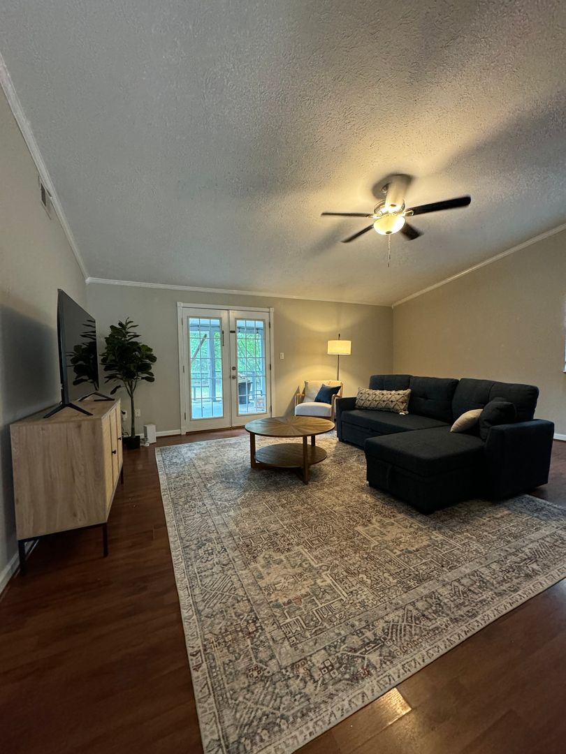 501 Ashwood Drive 5 of 8