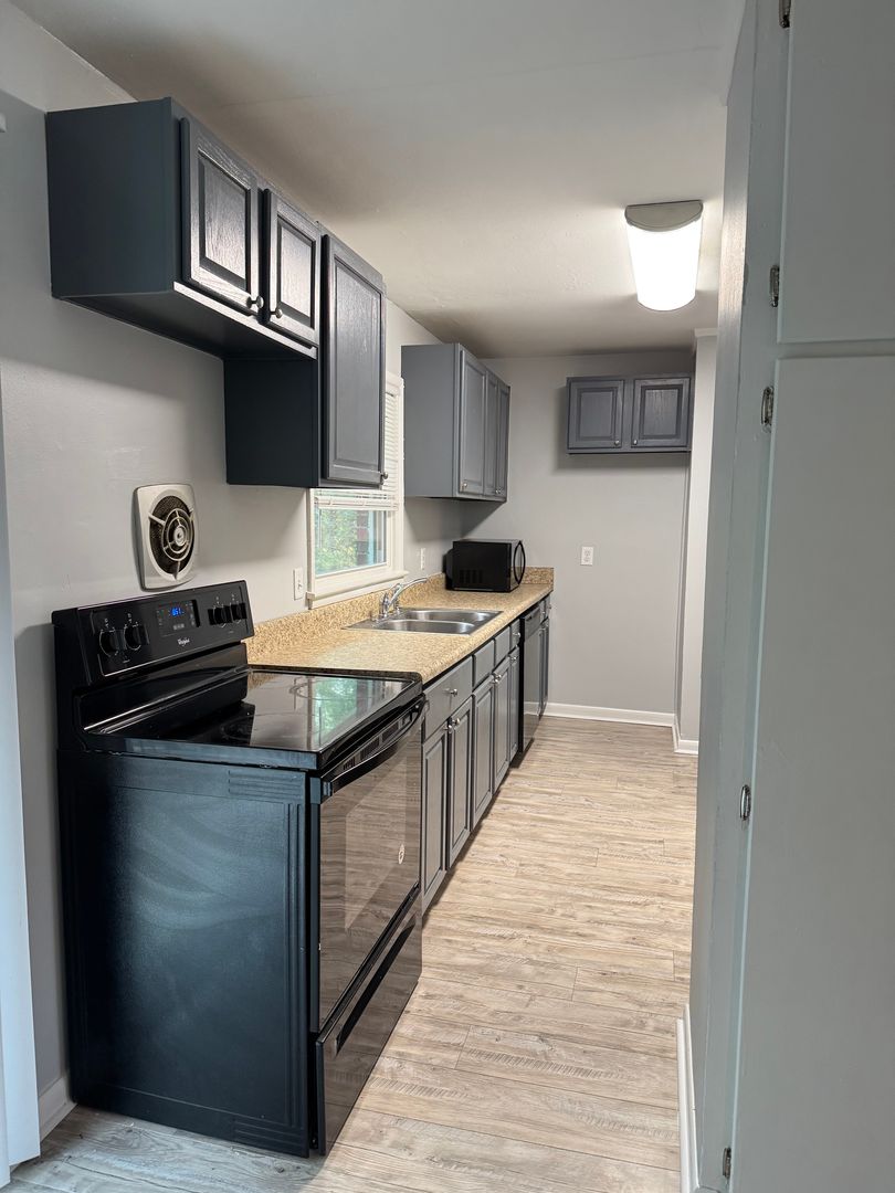 48 Edgemoor Dr. 2 of 12