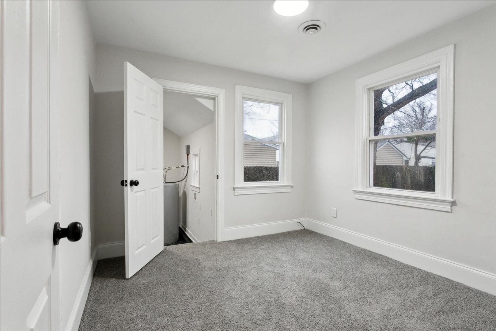 428 Hampton Roads Avenue 17 of 35