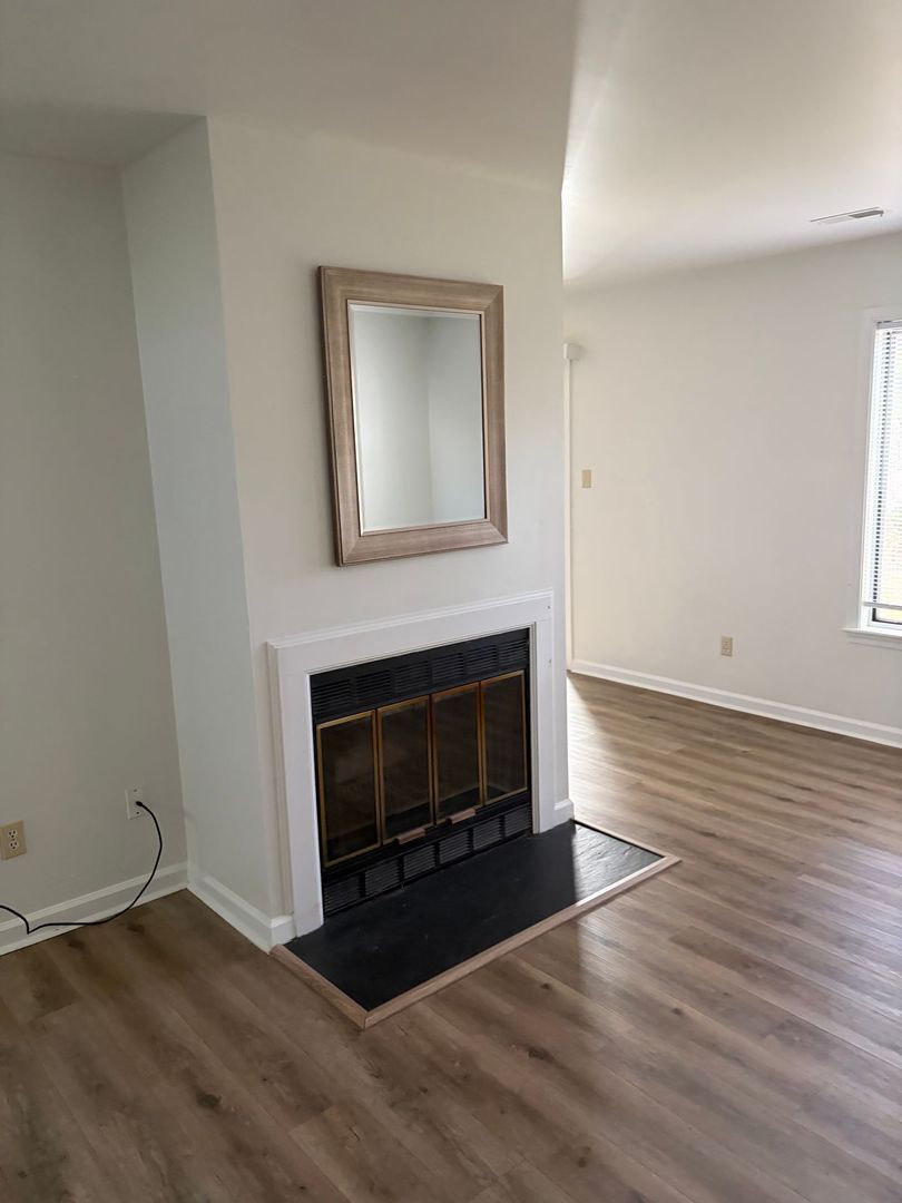 124 Governor Berkeley Rd. 3 of 8
