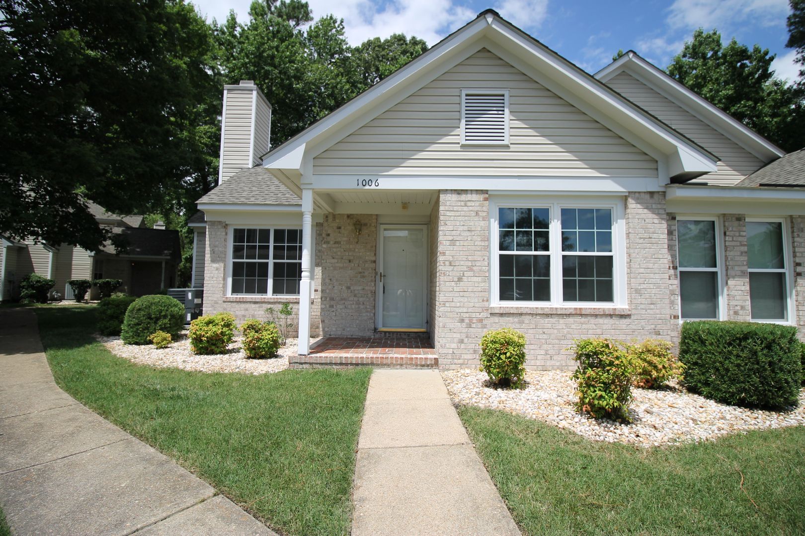 Newport News Townhome: 1006 Island Quay