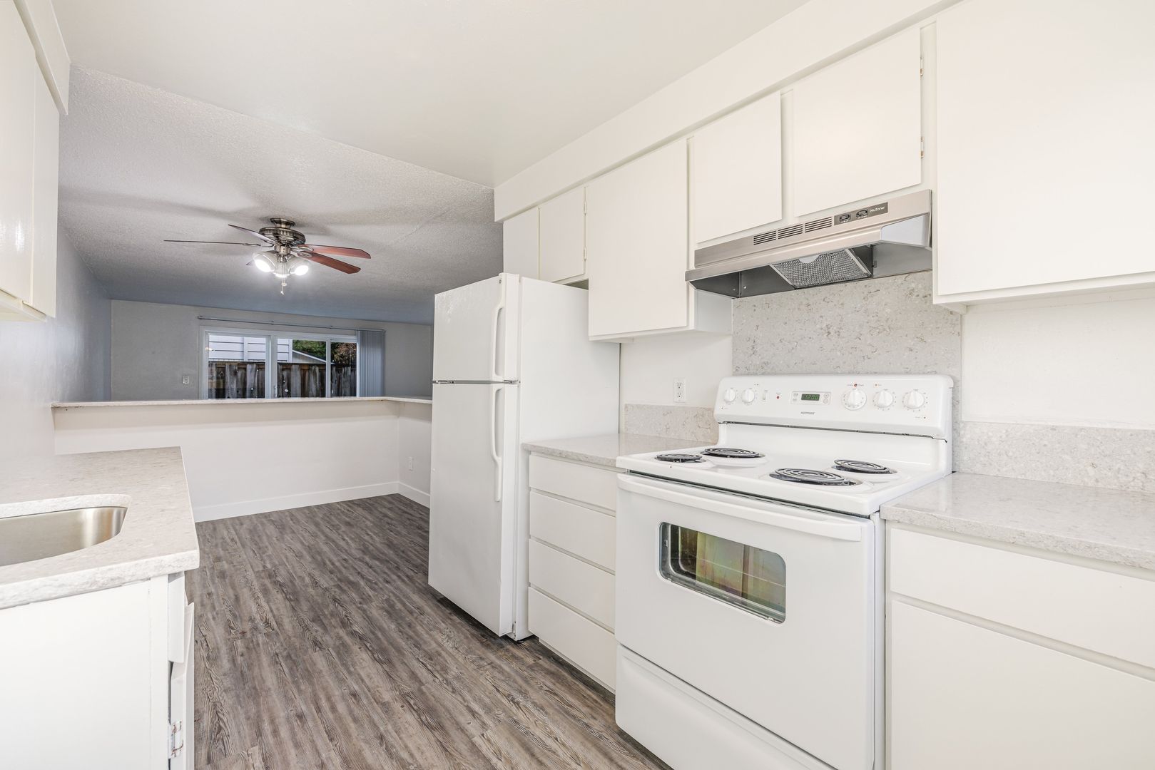 Milwaukie Apartment: 3236 SE Harvey St.