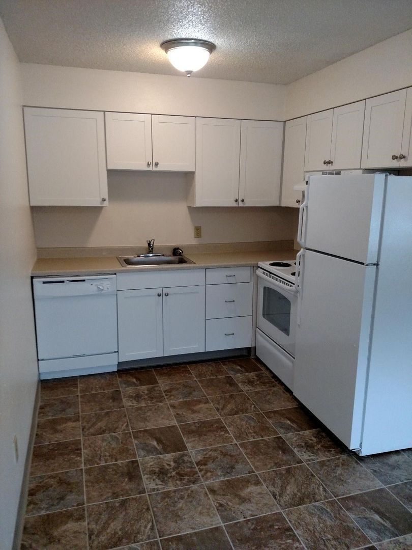 Portland Apartment: 3430 SE 58th Ave