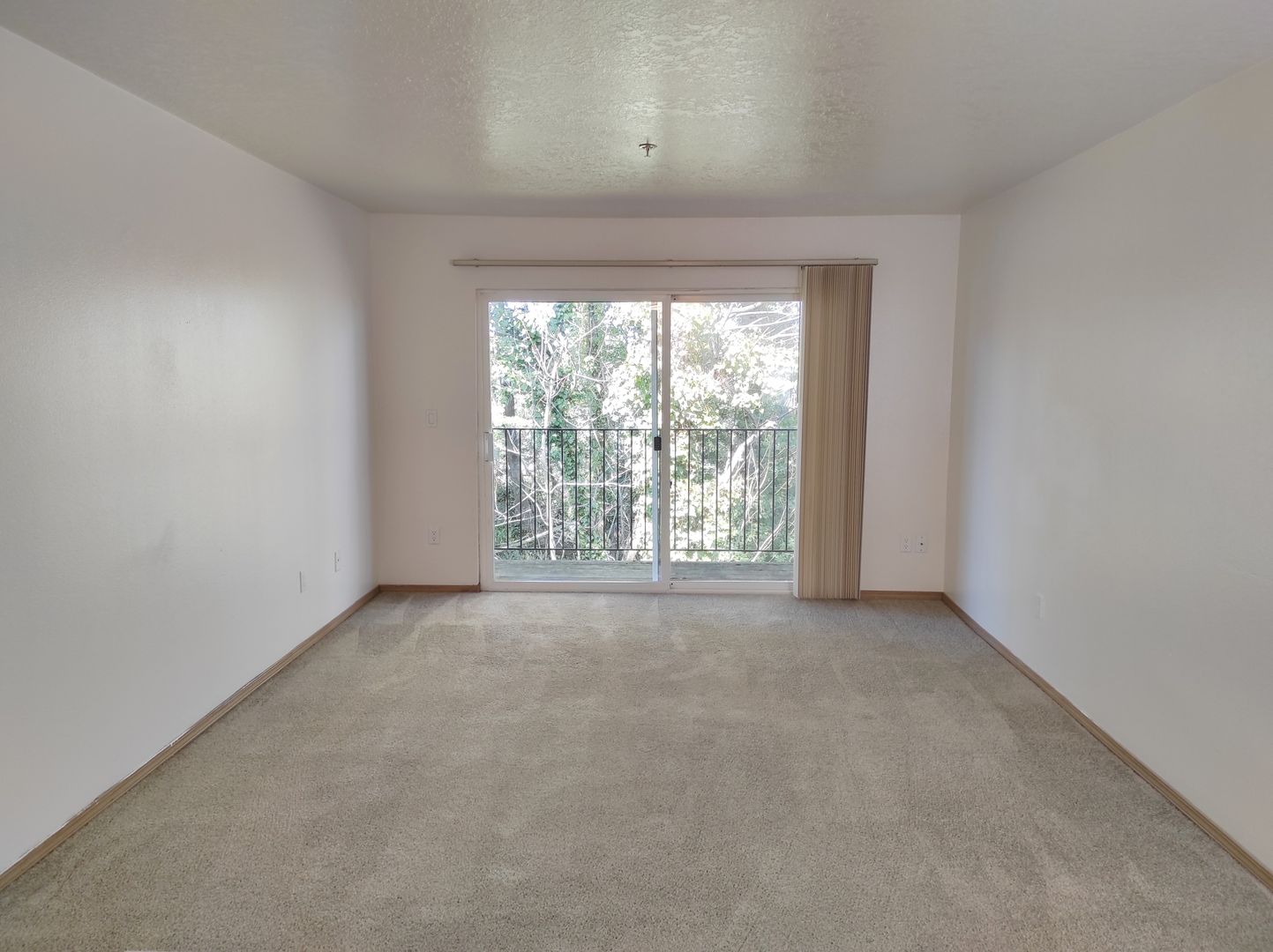 Portland Apartment: 4611-4631 SW Luradel St