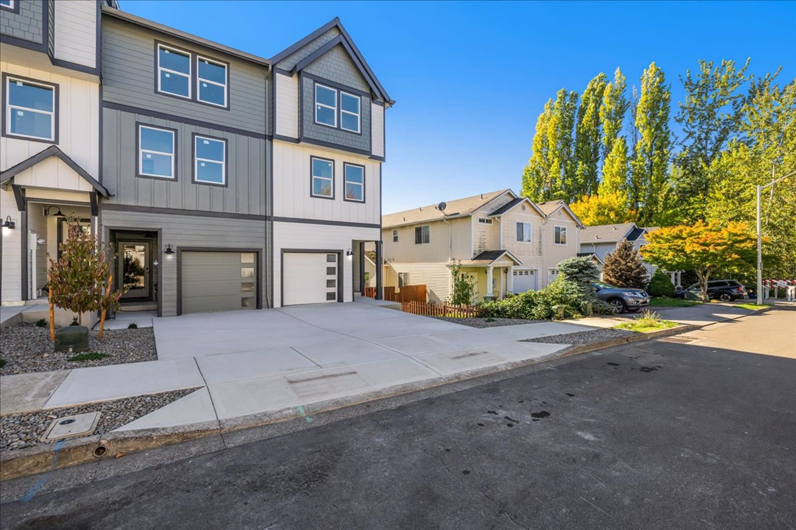 Gresham Townhome: 5838 SE 18th Street