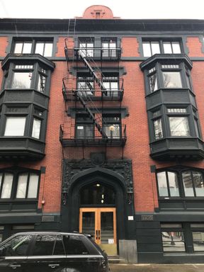 Studio Available 9/15! Great Location on the Park Blocks! – photo 1