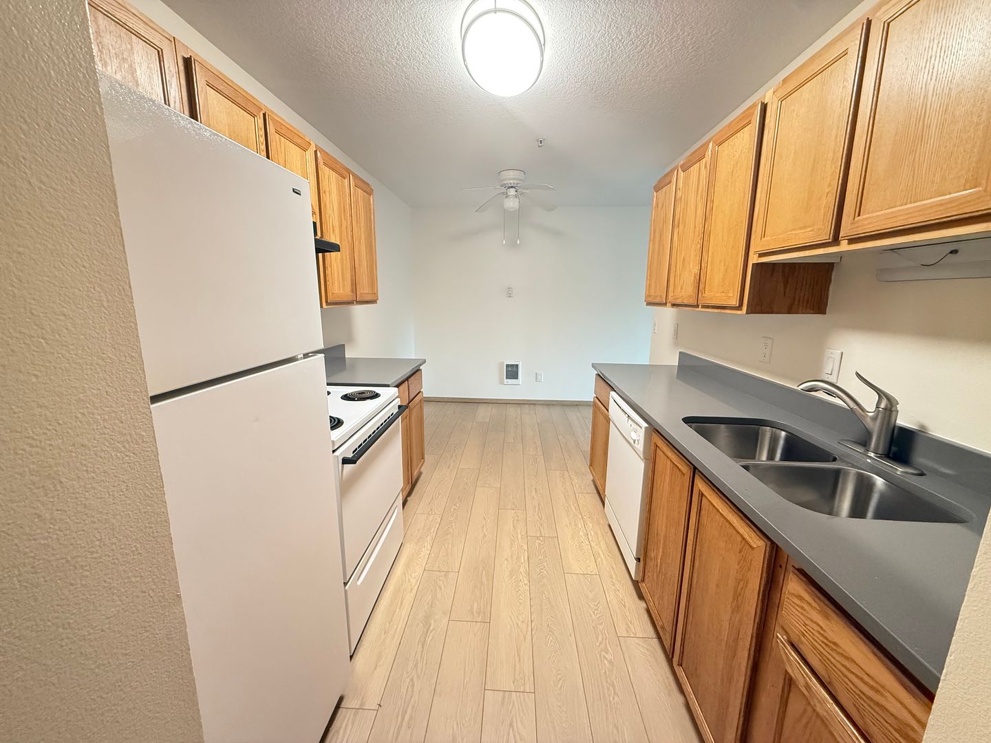 Portland Apartment: 4611-4631 SW Luradel St