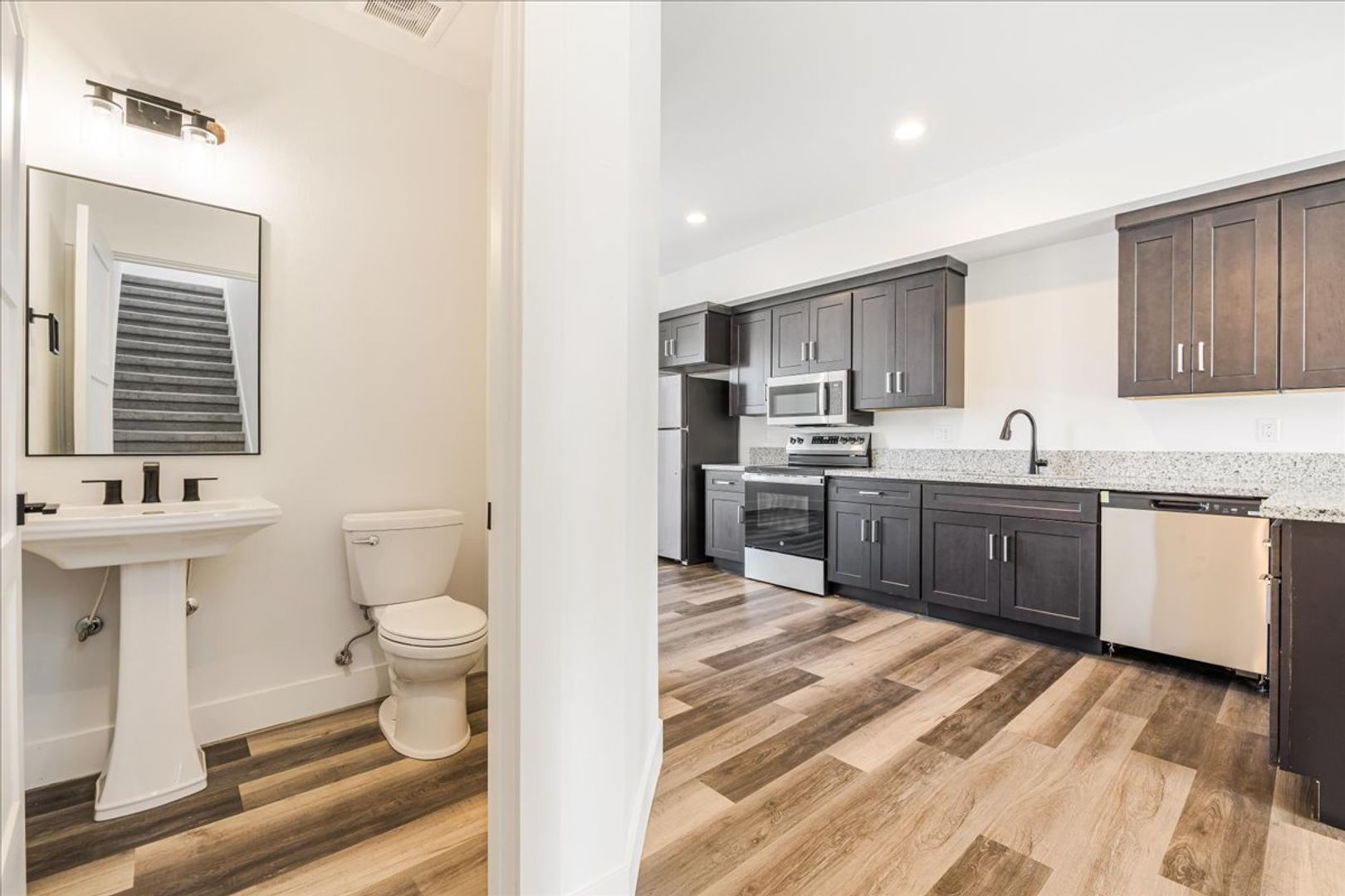 Gresham Townhome: 5852 SE 18th Street