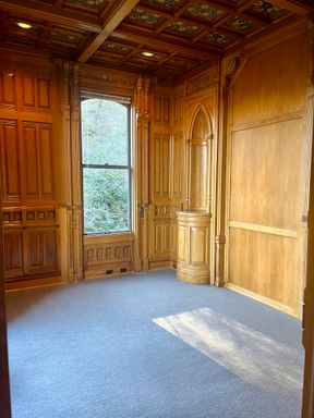 Charming 2nd-Floor Office Suite in 1871 Historic Building – 470 Sq. Ft. with City Views & Prime Location – photo 1