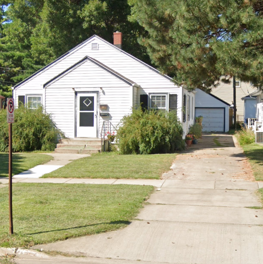 Sioux Falls Apartment: 2004 W 22nd Street