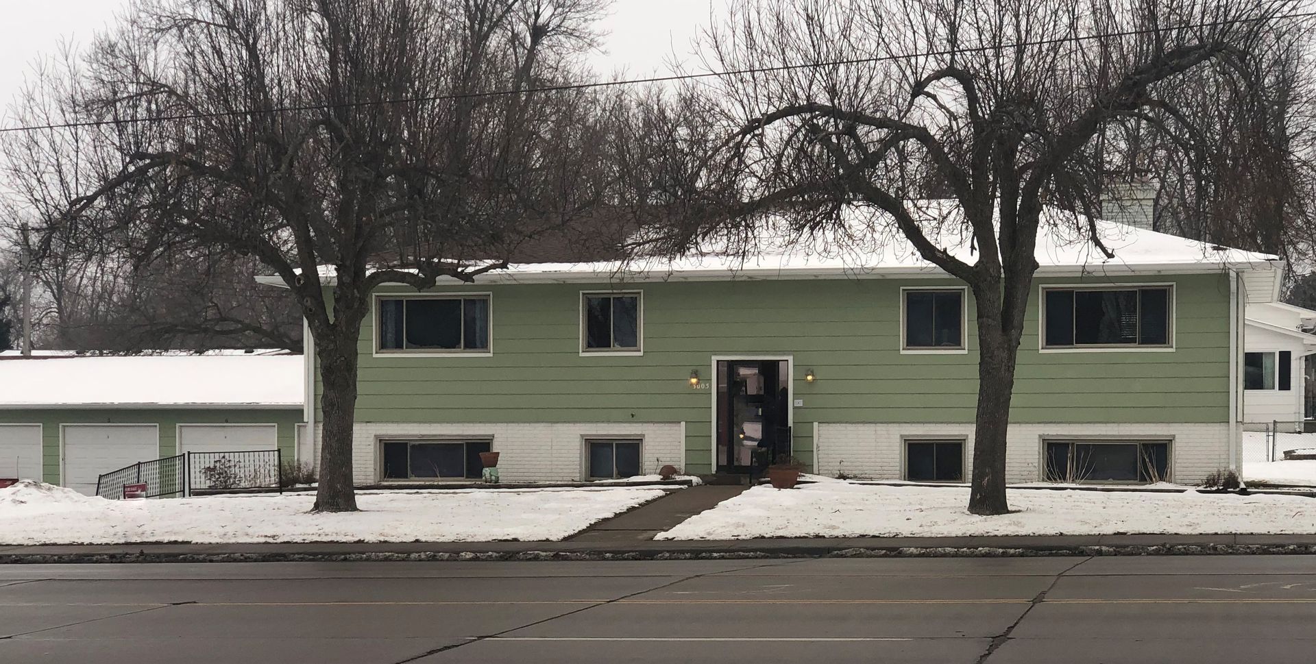 Sioux Falls Apartment: 3005 S Cliff Avenue