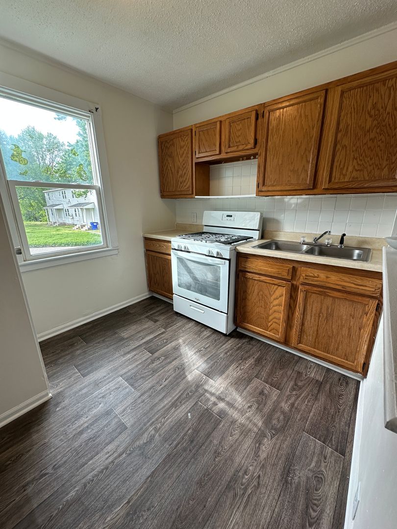 Junction CIty Townhome: 29 Riley Manor Cir,