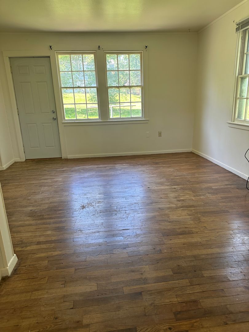 Junction City Townhome: 15 Riley Manor