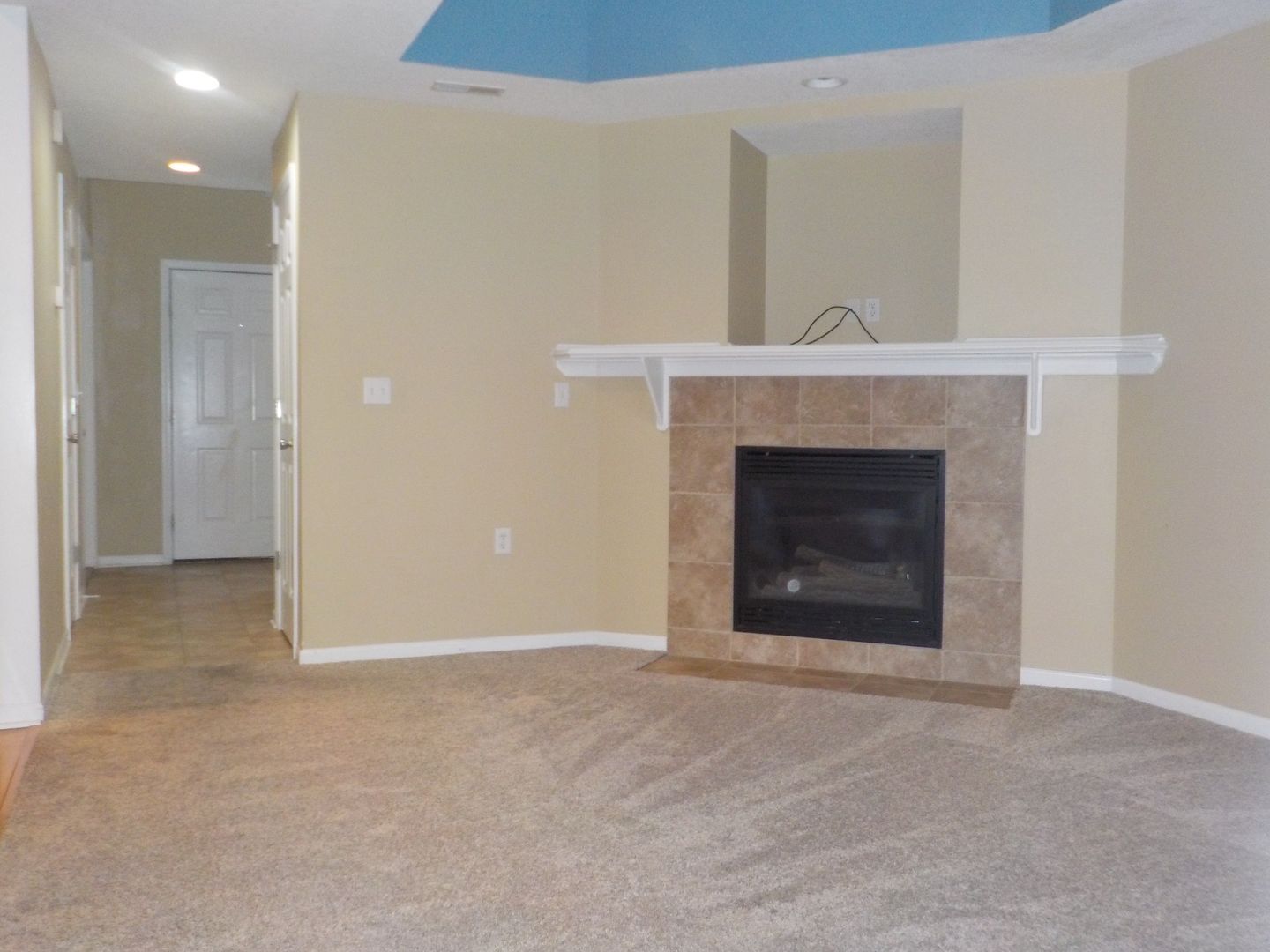 Junction City House: 125 E 7th St