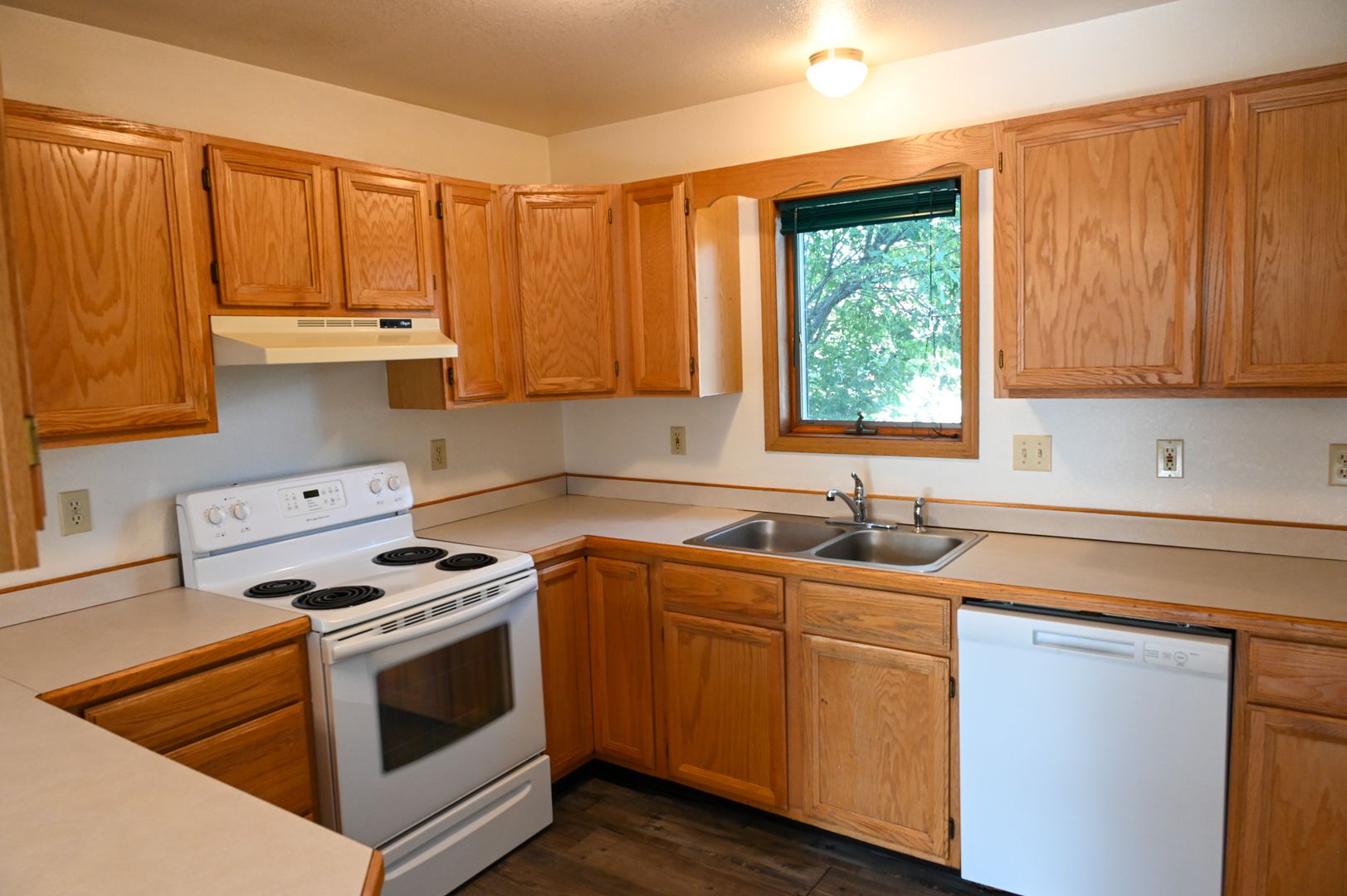 Belgrade Apartment: 916 Montana St.