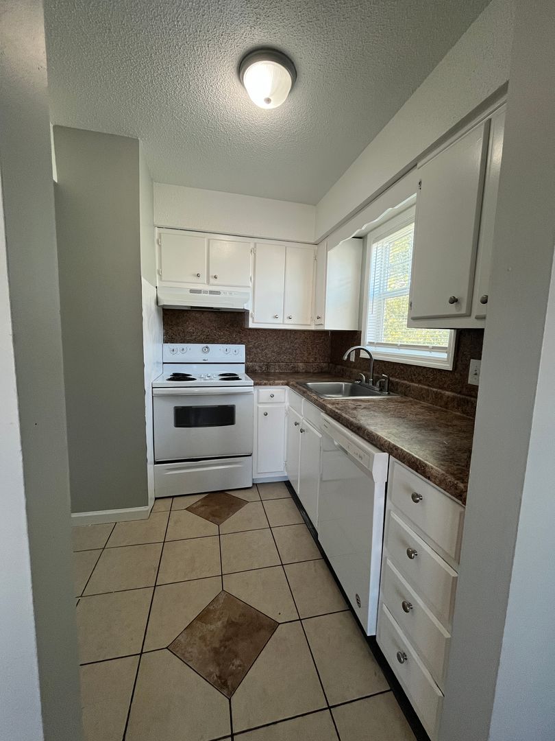 Huntsville Apartment: 2213 Jonathan Drive