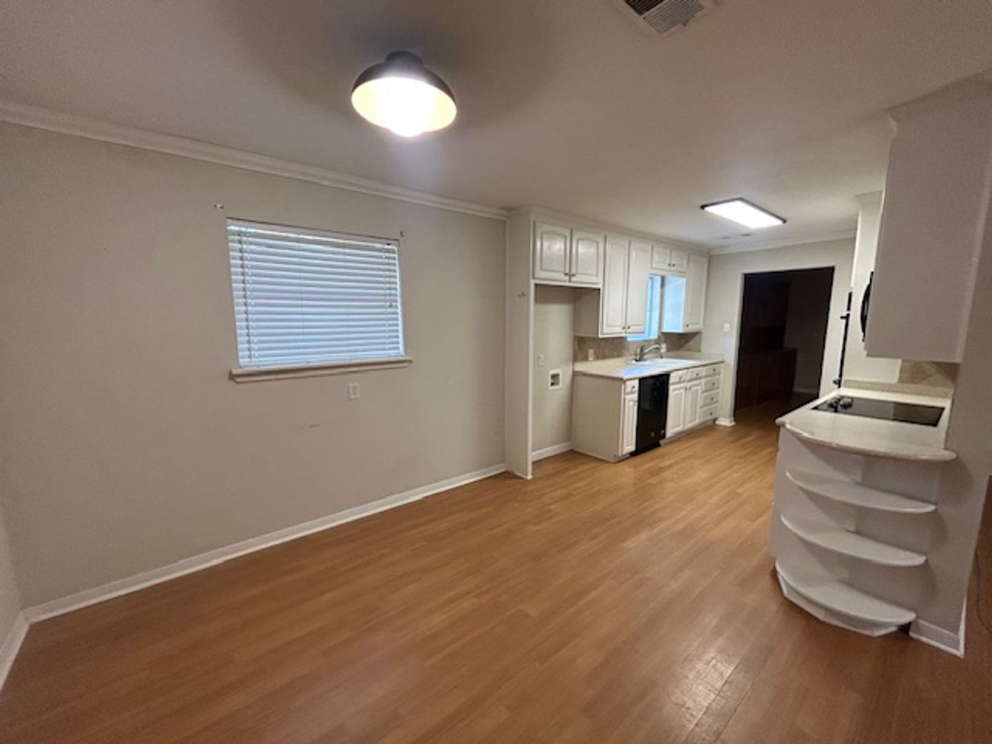 Hewitt House: 1816 Spring Valley Rd