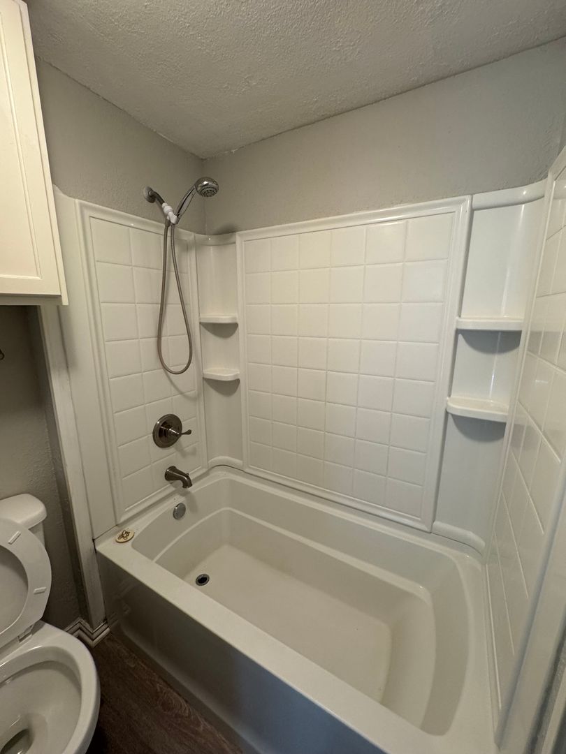 Woodway House: 13700 Woodway Dr