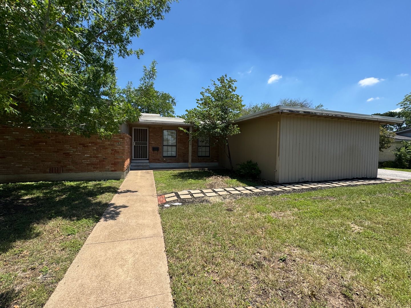 Waco House: 1109 Rambler Dr.