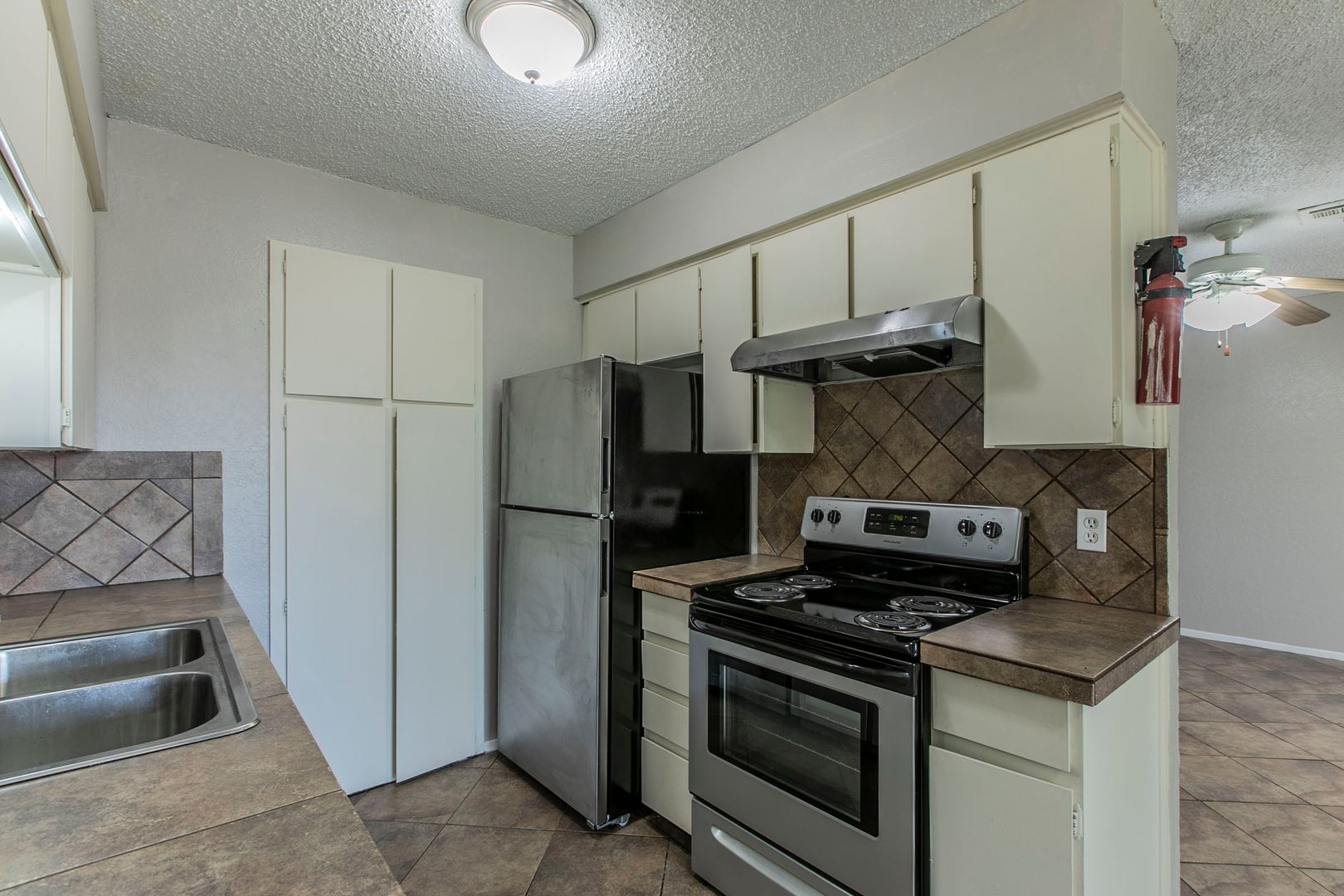 Waco Apartment: 6601 & 6701 May Dr