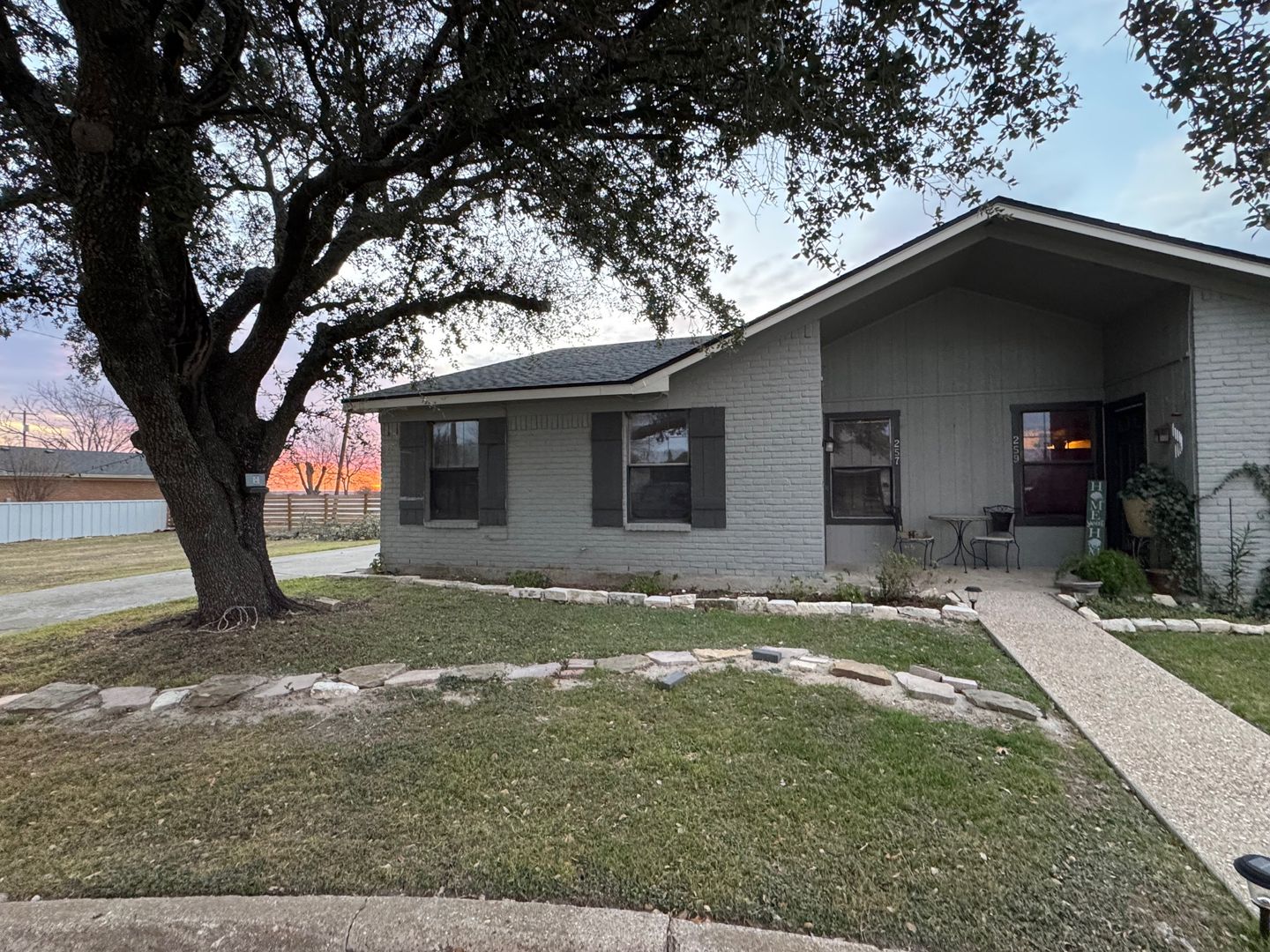 Woodway House: 257 Brettwood Dr.