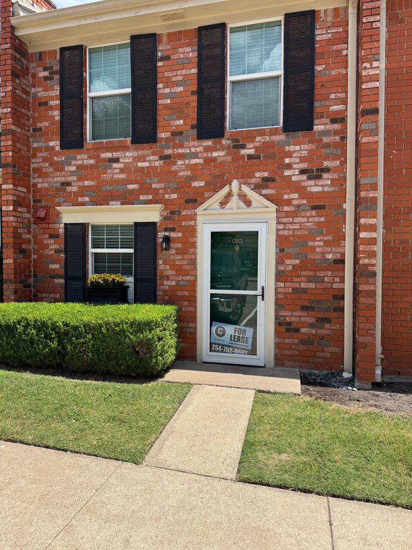 Waco House: 5110 Lake Shore Dr