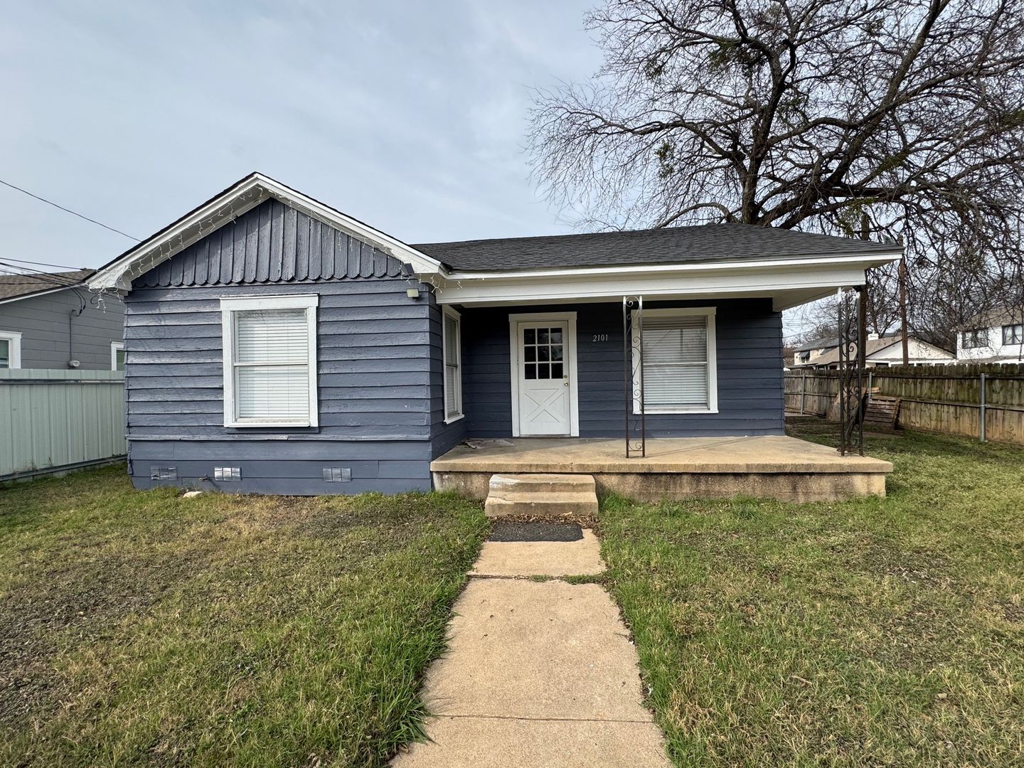 Waco House: 2101 Mitchell