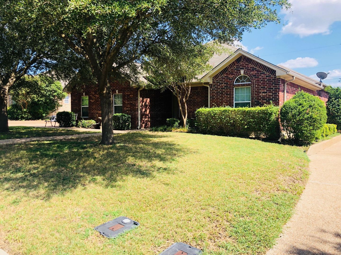 Hewitt House: 217 Keswick Dr.