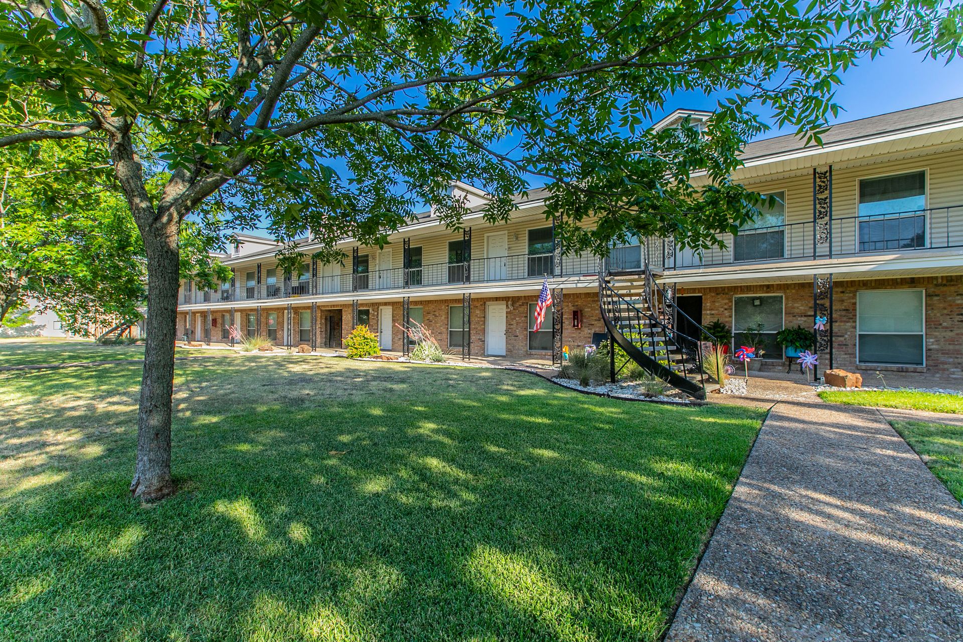 Waco Apartment: 6601 & 6701 May Dr