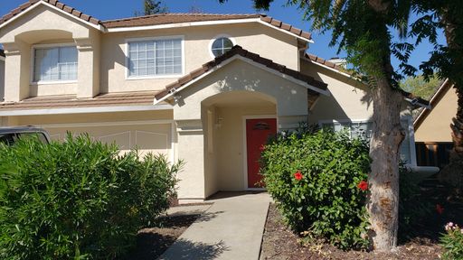 Coming soon! Updated home, close to parks, schools, and shops. – photo 1