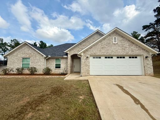 Charming 1-Story 4 Bedroom Home with Modern Comforts! – photo 1
